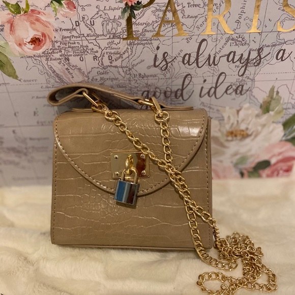 NWT- Sassy Mini Croc Crossbody Bag. Private Label. OFFERS WELCOME‼️‼️ - Picture 2 of 5